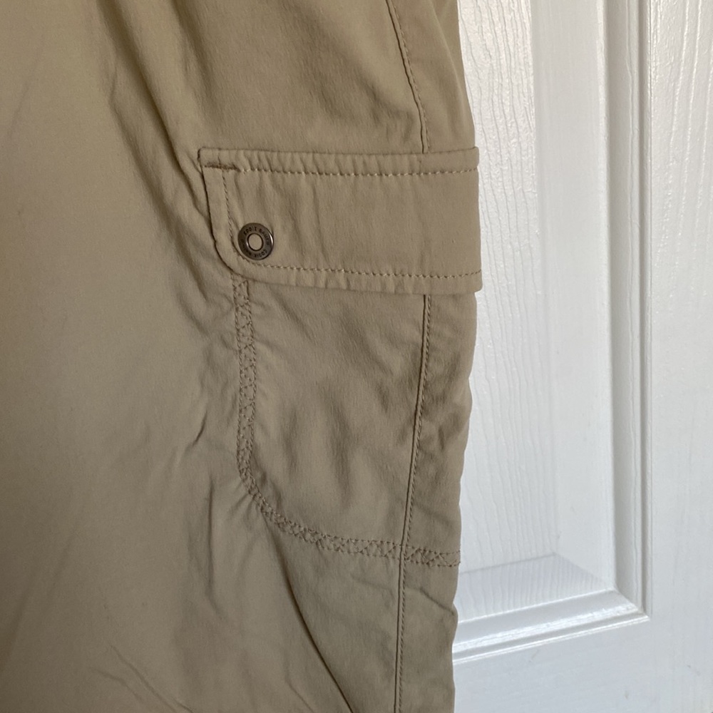Eddie Bauer crop pants size 6 excellent condition - Picture 3 of 8